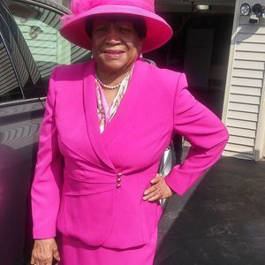 Meet your Posher, Lonetta